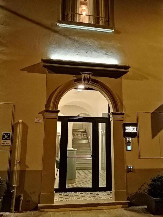 Palazzo 42 - Boutique Hotel & Suites 皮斯托亚 外观 照片